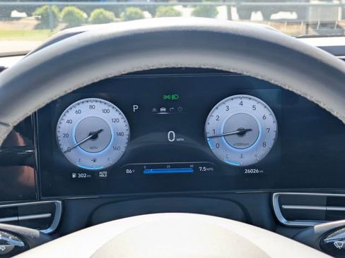Used 2025 Hyundai Elantra SEL FWD image 19