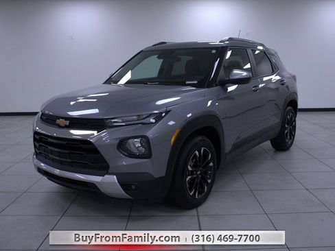 Used 2023 Chevrolet TrailBlazer LT image 1