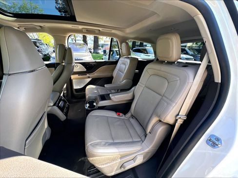 Used 2022 Lincoln Aviator Reserve w/ Equipment Group 201A AWD/4WD image 29