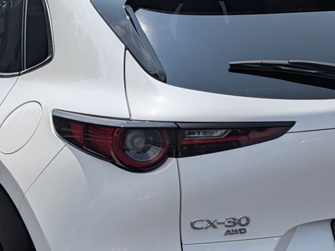 Used 2023 MAZDA CX-30 AWD 2.5 S w/ Premium Package image 17