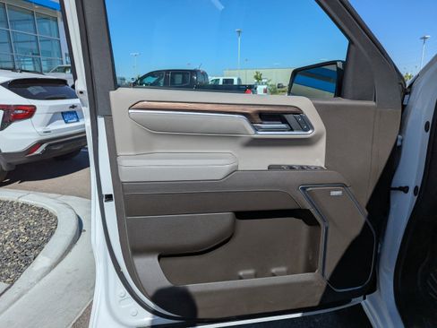 Certified 2025 Chevrolet Silverado 1500 RST AWD/4WD image 9