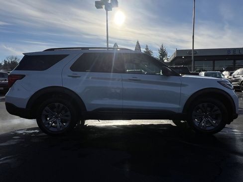 New 2026 Ford Explorer Active w/ Active Comfort Package image 4