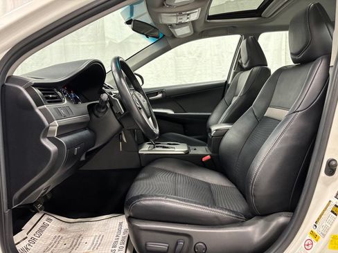 Used 2014 Toyota Camry SE FWD image 14