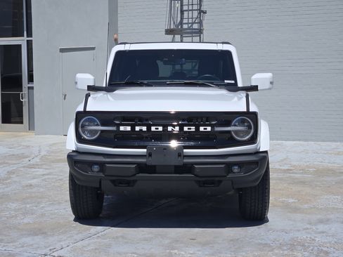 Used 2024 Ford Bronco Outer Banks image 3