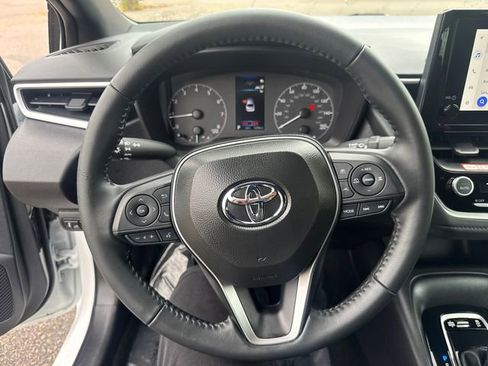 Certified 2025 Toyota Corolla SE image 32