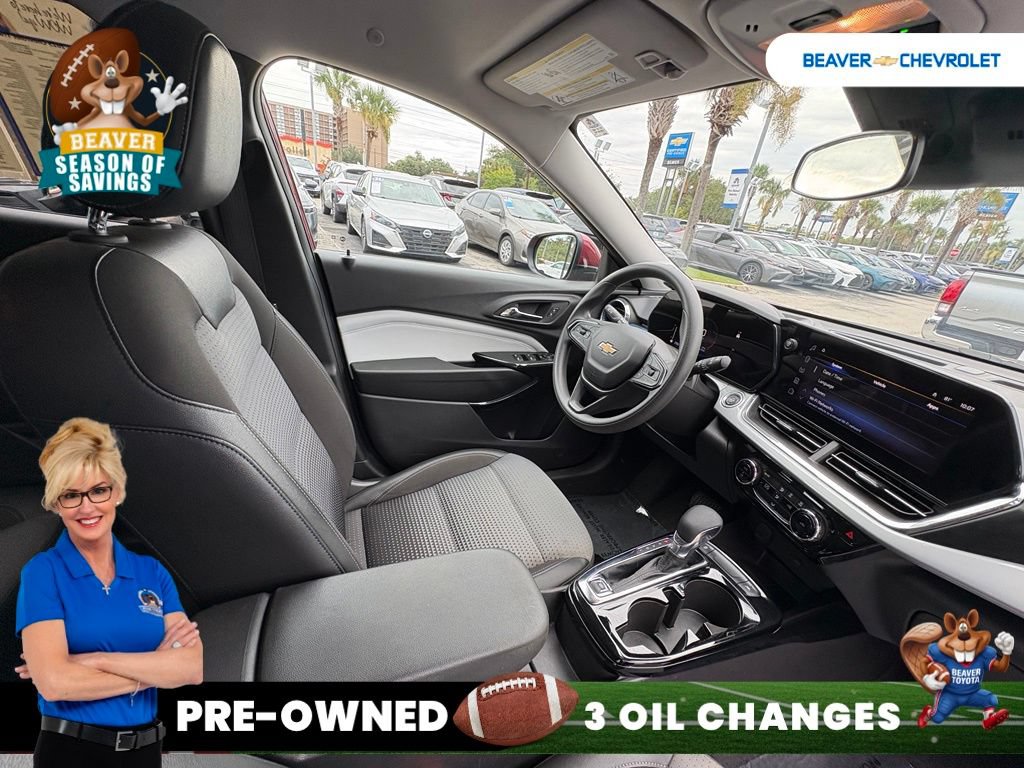 Used 2025 Chevrolet Trax LT FWD image 27