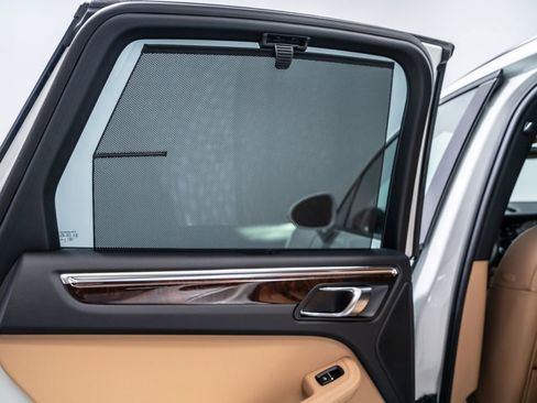 New 2026 Porsche Macan image 32