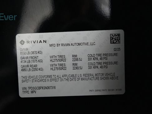 Used 2025 Rivian R1S Premium AWD/4WD image 29