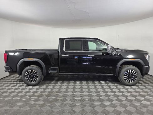 Used 2024 GMC Sierra 2500 Denali Ultimate image 12