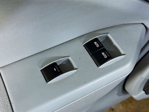 Used 2006 Ford Mustang Convertible image 15