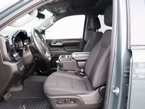 Used 2025 Chevrolet Silverado 1500 LT image 11