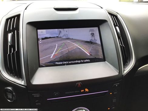 Used 2019 Ford Edge Titanium image 9