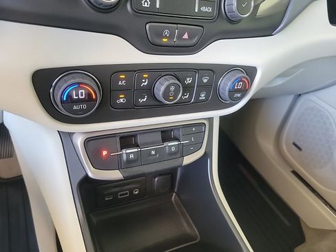 Used 2024 GMC Terrain Denali w/ Denali Premium Package AWD/4WD image 20