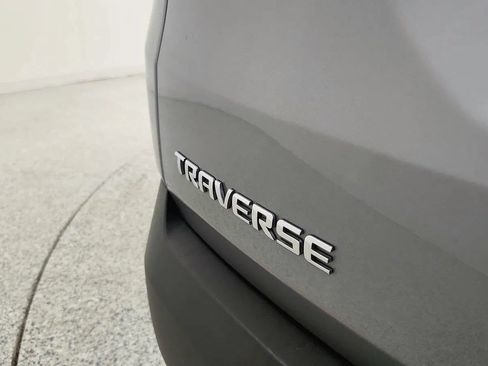 Used 2023 Chevrolet Traverse LT FWD image 38