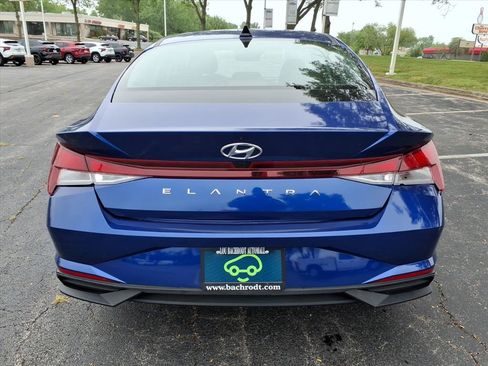 Used 2023 Hyundai Elantra SEL w/ Cargo Package FWD image 6