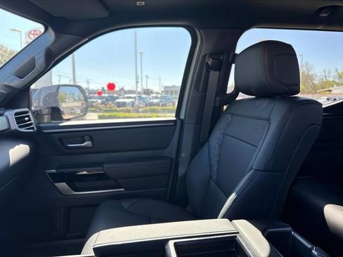 Used 2025 Toyota Tundra Limited image 23