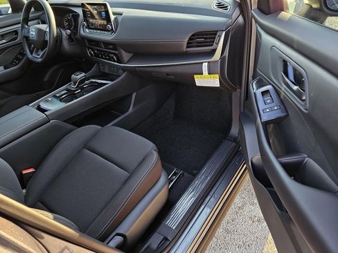 New 2026 Nissan Rogue S image 5