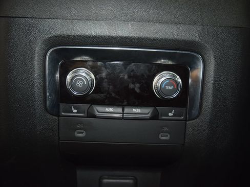 Used 2024 GMC Yukon XL Denali AWD/4WD image 46