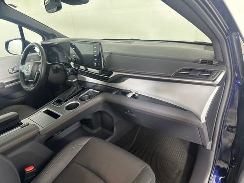 Used 2024 Toyota Sienna XSE w/ XSE Plus Package AWD/4WD image 25