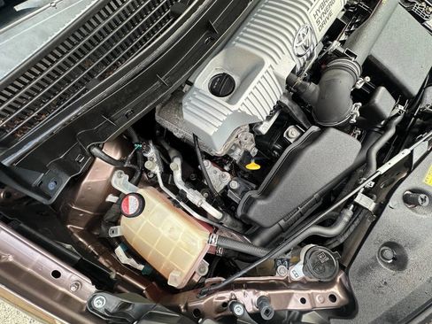 Used 2015 Toyota Prius V Three image 26