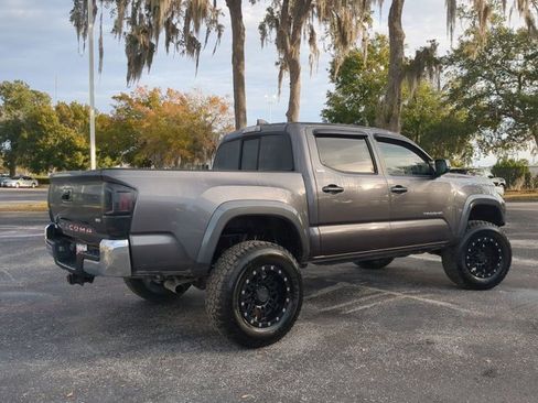 Used 2017 Toyota Tacoma SR5 image 4
