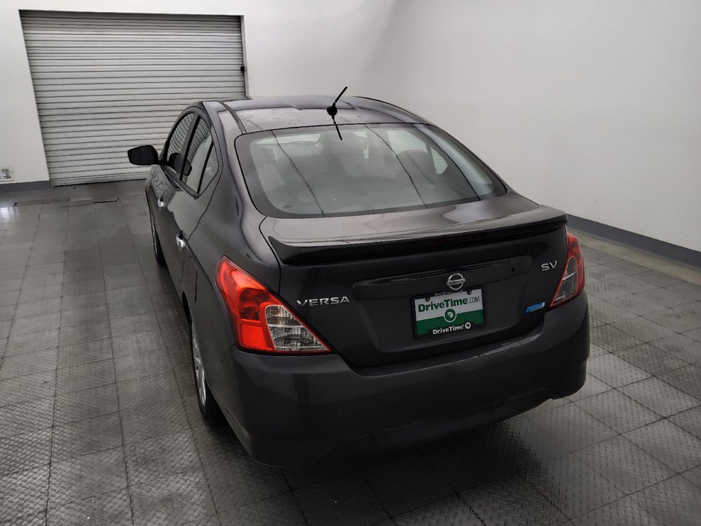 Used 2015 Nissan Versa SV FWD image 6