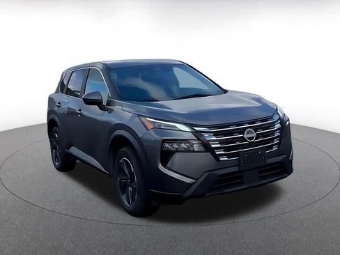 Used 2025 Nissan Rogue SV image 3