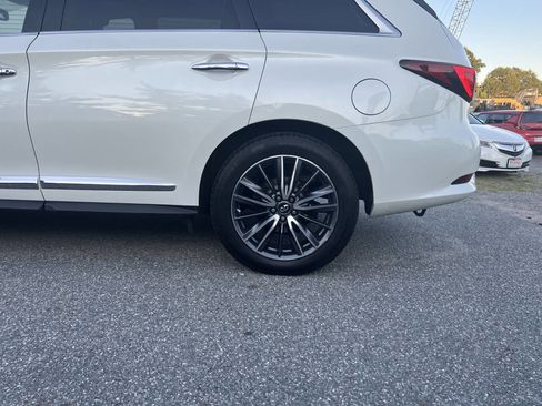 Used 2017 INFINITI QX60 Luxe w/ Deluxe Technology Package image 38