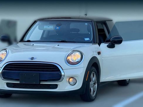Used 2018 MINI Cooper 2-Door Hardtop image 2