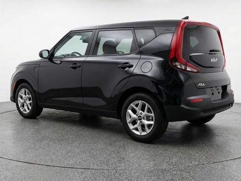 Used 2025 Kia Soul LX w/ LX Technology Package image 6