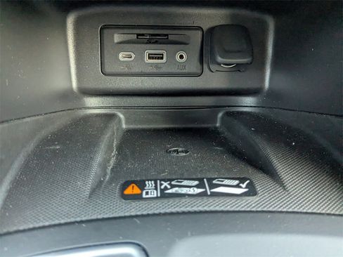 Certified 2021 Chevrolet Equinox Premier image 18