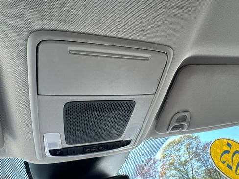 Used 2025 Honda Pilot EX-L image 41