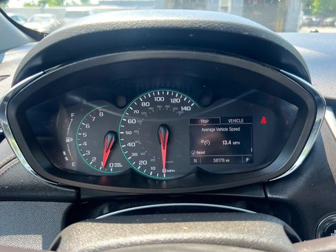 Used 2018 Chevrolet Trax LT w/ LT Convenience Package FWD image 16