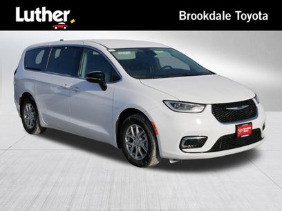 Used 2024 Chrysler Pacifica Touring-L