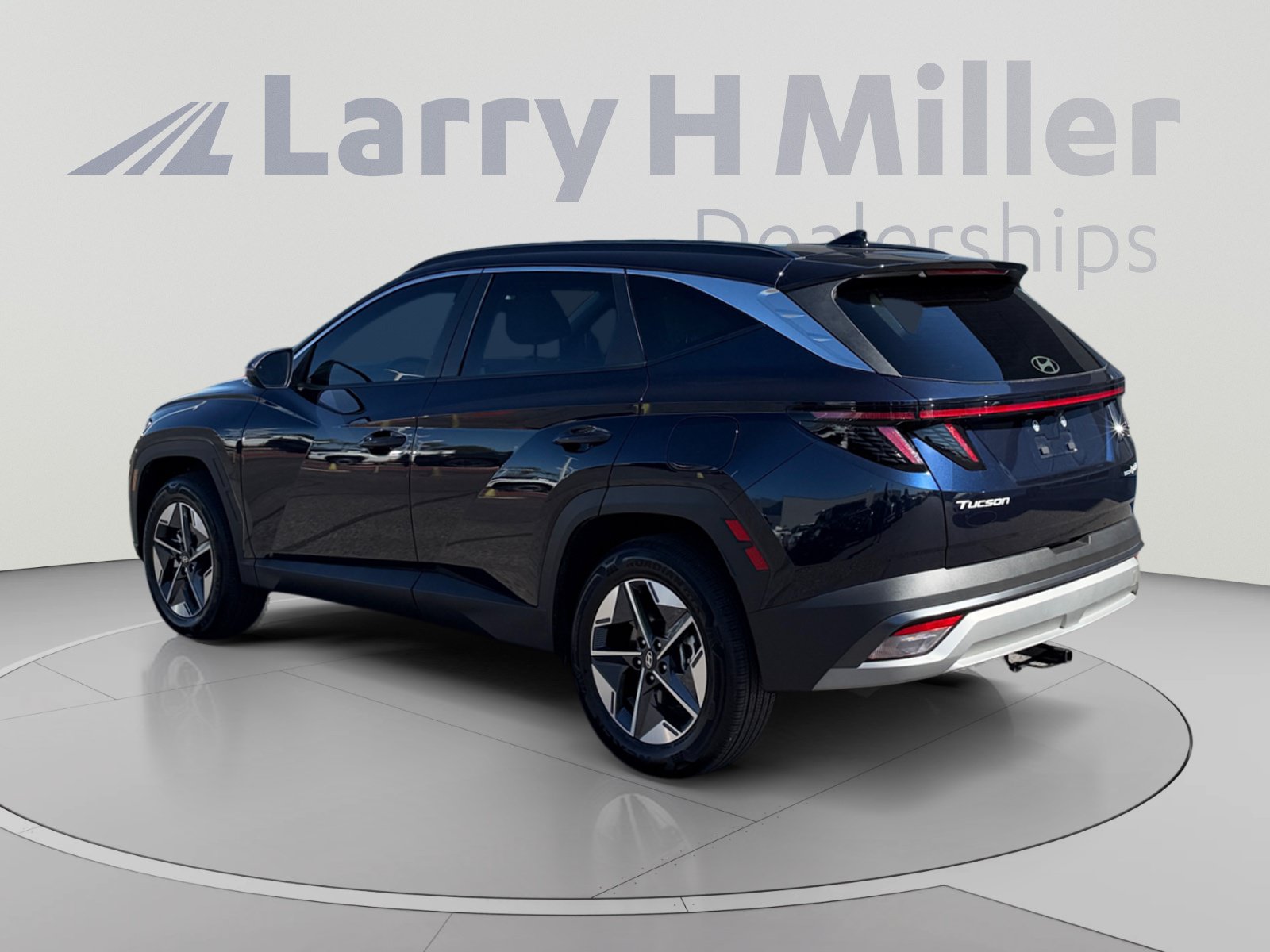 Used 2025 Hyundai Tucson SEL w/ Tow & Go Package AWD/4WD image 3