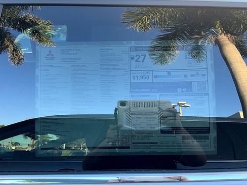 New 2025 Mitsubishi Outlander SE image 13