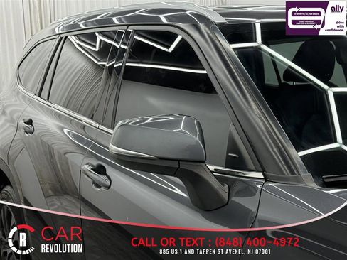Used 2022 Toyota Highlander XLE image 52