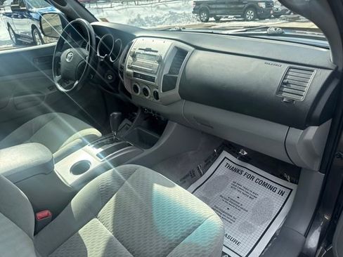 Used 2011 Toyota Tacoma 4x4 Double Cab w/ SR5 Pkg #2 image 26