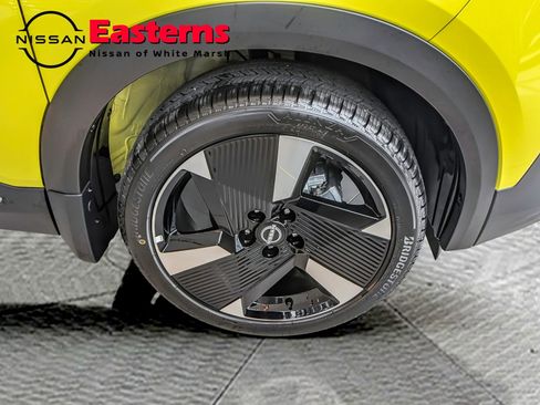 New 2025 Nissan Kicks SR image 11