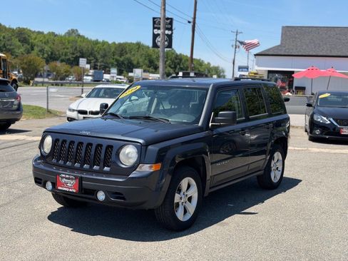 Used 2014 Jeep Patriot Latitude AWD/4WD image 1