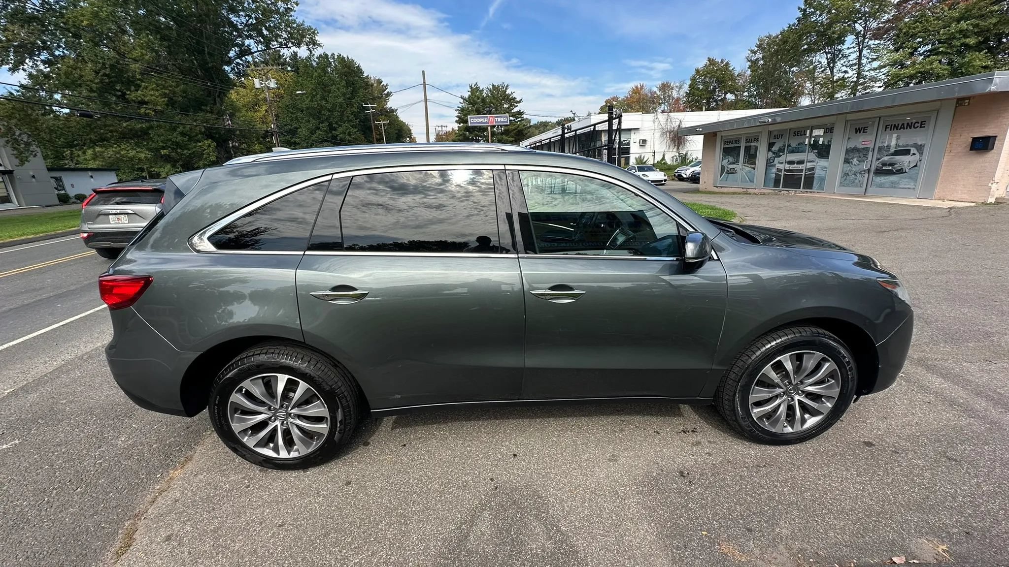 Used 2016 Acura MDX w/ Technology Package AWD/4WD image 4
