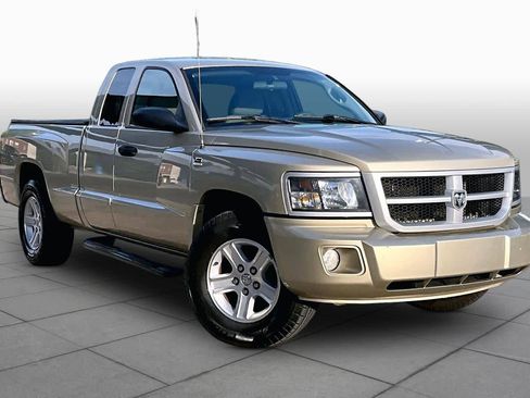 Used 2011 Dodge Dakota Big Horn w/ Convenience Group RWD image 2