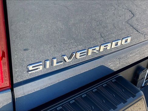 Used 2025 Chevrolet Silverado 2500 Custom w/ Custom Convenience Package image 33