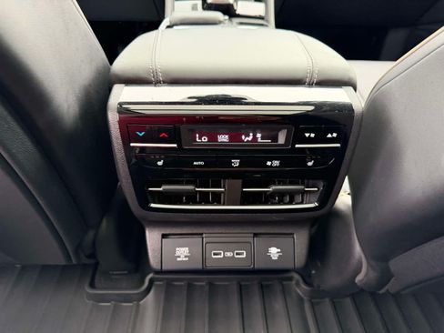 Used 2024 Acura MDX SH-AWD w/ Advance Package image 18