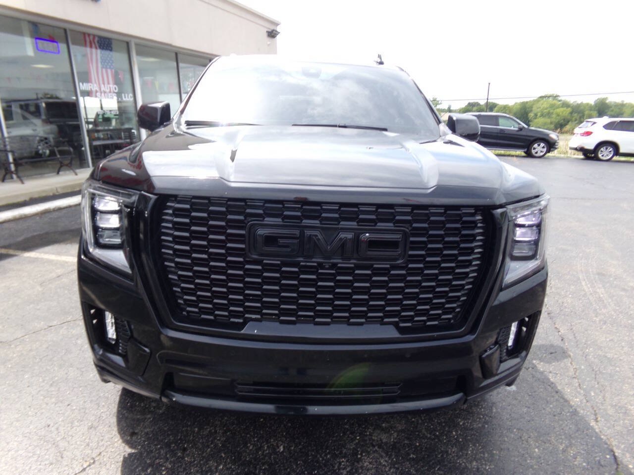 Used 2021 GMC Yukon Denali w/ Denali Ultimate Package AWD/4WD image 7