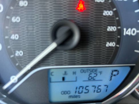 Used 2014 Toyota Corolla LE FWD image 25