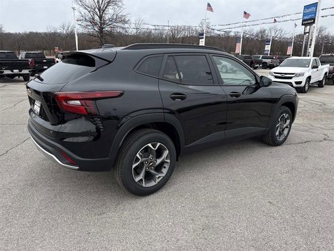 New 2026 Chevrolet Trax LT image 7