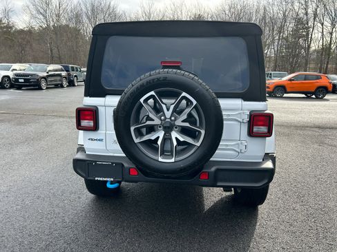 Used 2024 Jeep Wrangler Sport S w/ Convenience Group image 7