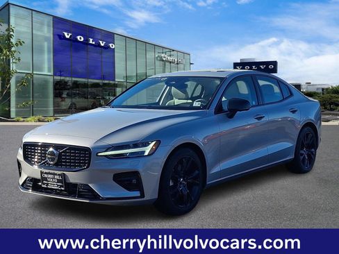Certified 2023 Volvo S60 B5 Plus w/ Climate Package image 4