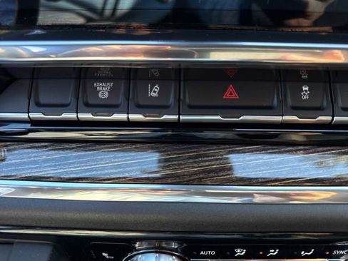 Used 2024 GMC Sierra 3500 SLE w/ SLE Convenience Package image 20